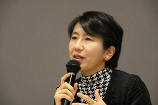 2011年3月に開催した「幸せ経済社会研究所」設立シンポジウムより