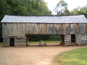 国立公園内に保存されている古い住居兼納屋