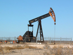 テキサス州に入ると、石油の採掘井があちこちに見られる