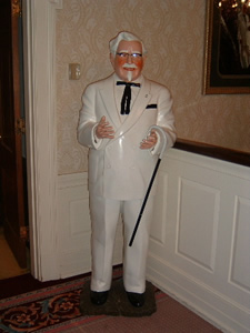 カーネルサンダース人形。アメリカに来てからはほとんど見かけることがなかった