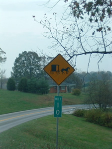 アーミッシュの馬車の通行を示す注意標識