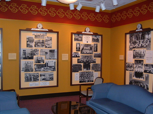 当時のカレッジの写真などが展示されている部屋
